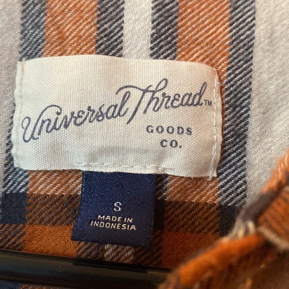 Universal Threads Flannel - Picture 2 of 4
